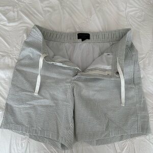 AllSaints Seersucker Swim Shorts Size XS Blue/White 7"
Inseam - Swimwear
